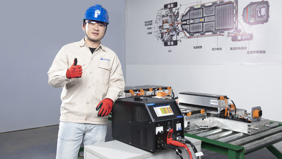 福光(guang)産品應(ying)用于新(xin)能源乘(cheng)用車锂(li)電池維(wei)護現場(chang)